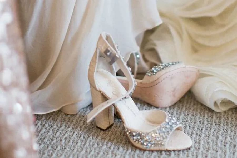 Jak przerobić buty ślubne, by stały się unikalne i piękne