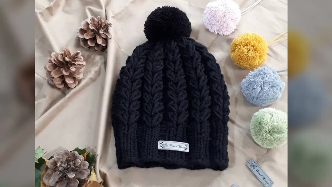 Jak ozdobić czapkę zimową - kreatywne pomysły na wyjątkowy styl