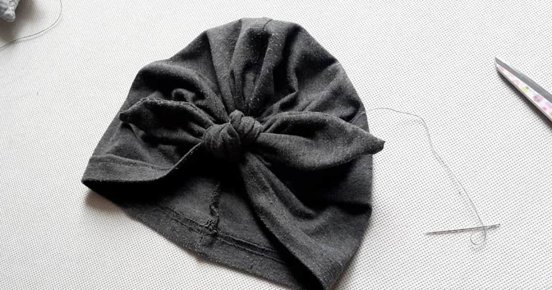 Jak uszyć czapkę turban z kokardą - proste kroki i porady